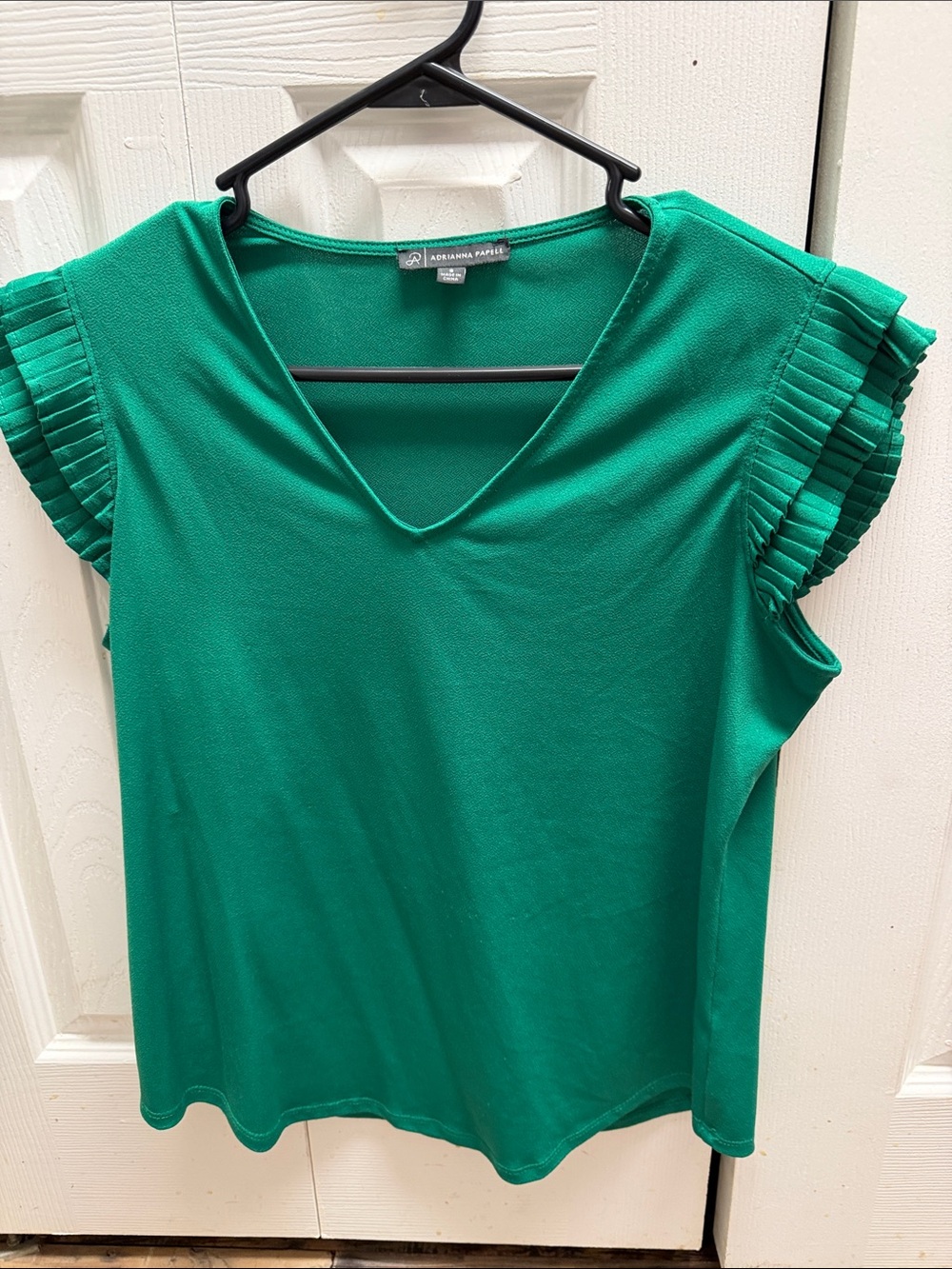 Adrianna Papell Emerald Green V-Neck Pleated Sleeve Blouse